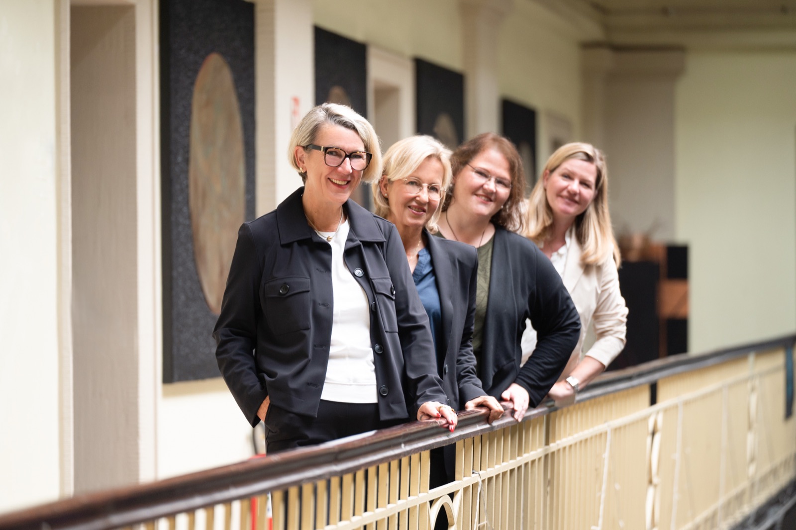 Das vierköpfige Team von jbs Immobilien: Jutta Bellendorf-Schrage, Kerstin Holtkamp, Eva Bendisch und Nilgün Kilic-Voßen